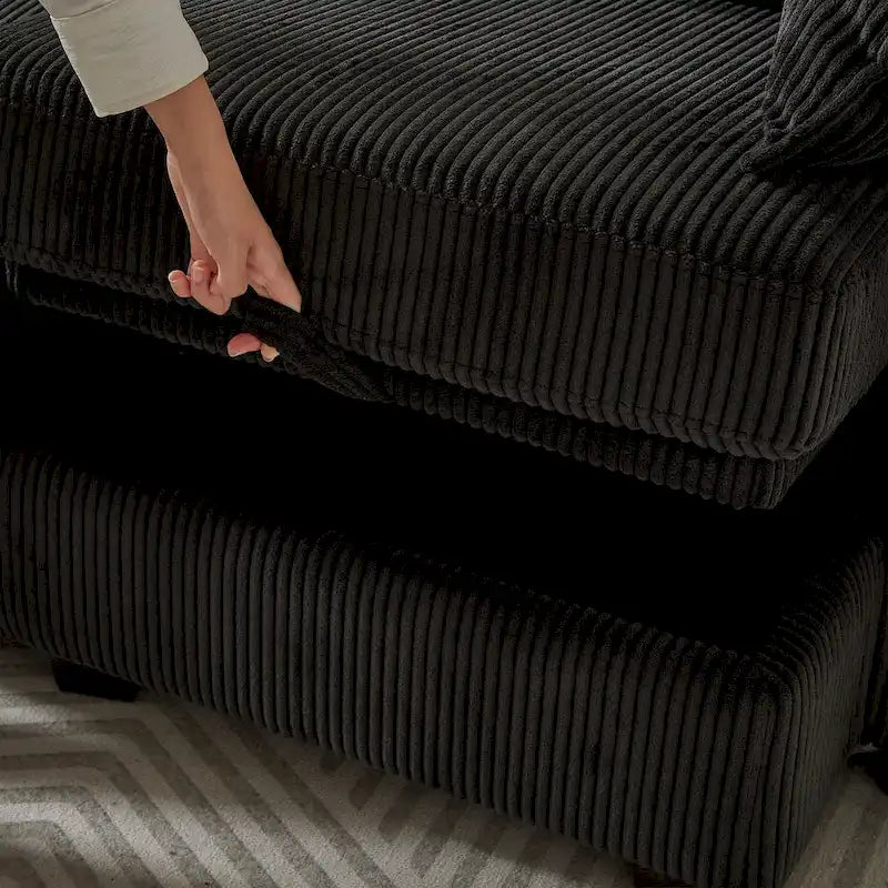 Canapé modulaire convertible en velours côtelé avec assises de rangement et deux poufs amovibles, offrant des combinaisons flexibles.