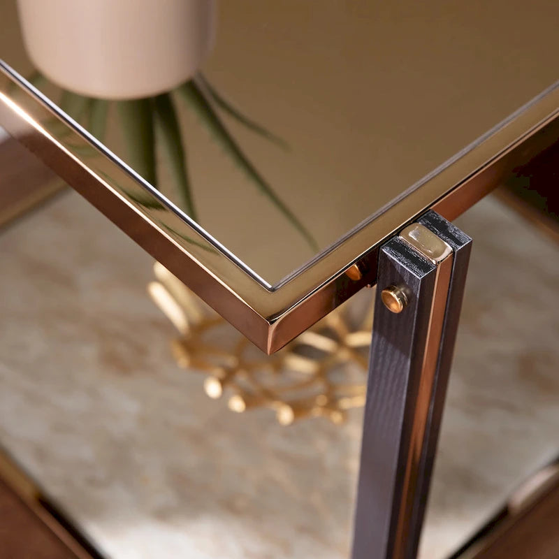 Table d'appoint en métal couleur champagne