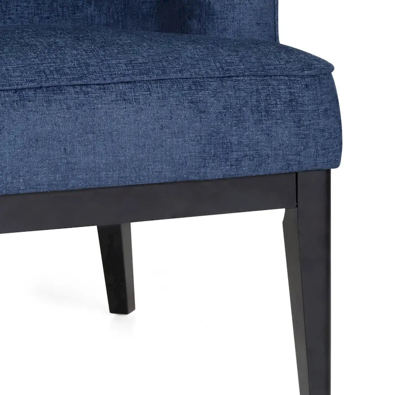 Fauteuils rembourrés avec revêtement en tissu ou en cuir artificiel (deux chaises par lot).