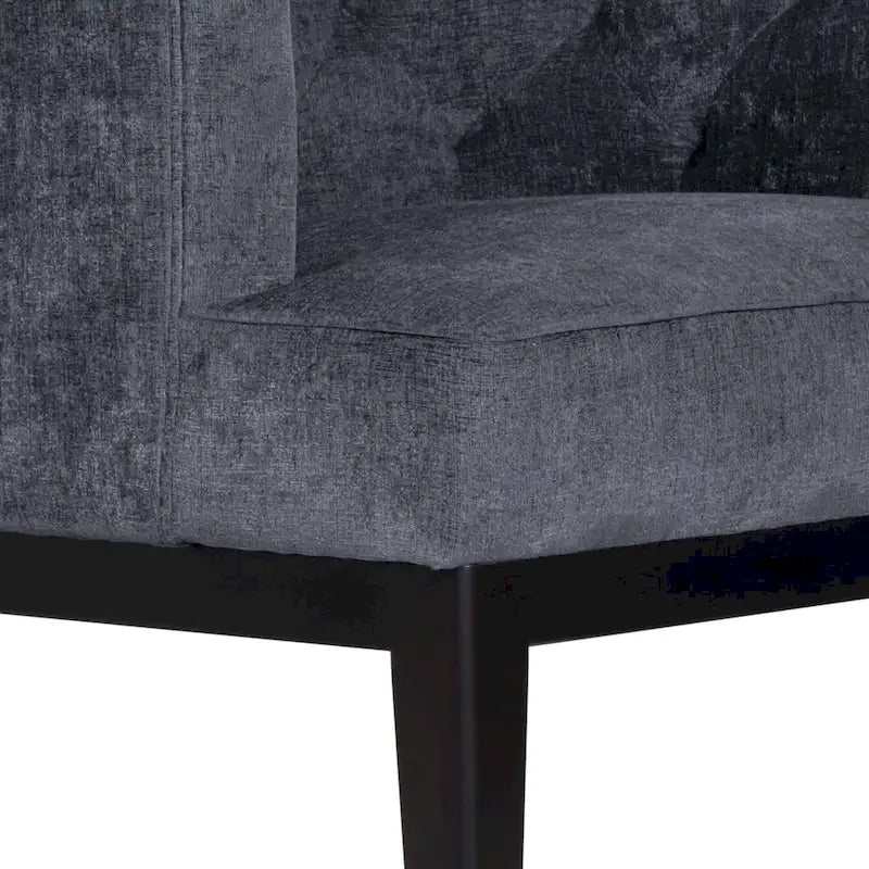 Fauteuils rembourrés avec revêtement en tissu ou en cuir artificiel (deux chaises par lot).