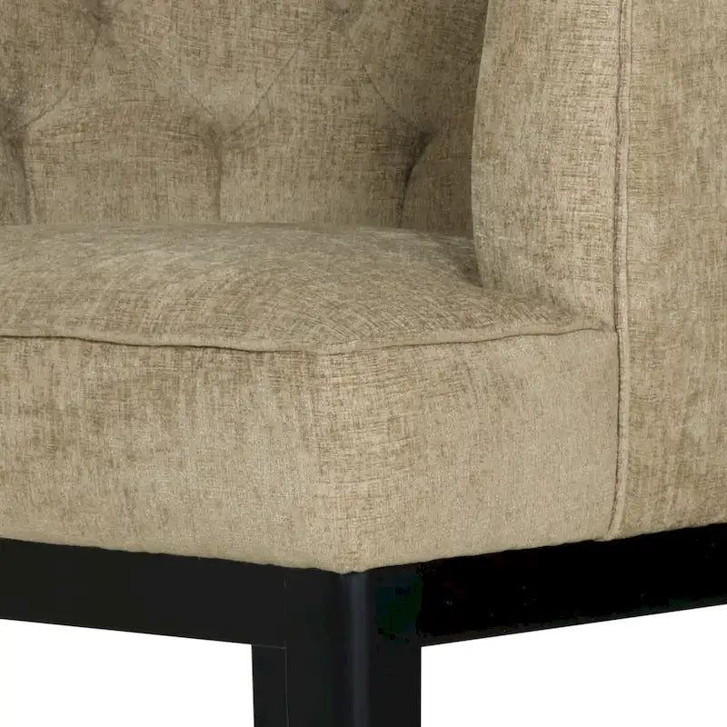 Fauteuils rembourrés avec revêtement en tissu ou en cuir artificiel (deux chaises par lot).