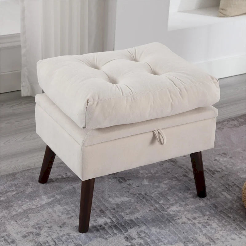 Un fauteuil inclinable rembourré avec dossier réglable et un repose-pieds de rangement.