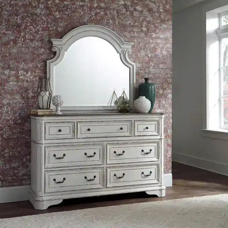 Lit capitonné Magnolia Manor, et ensemble commode et miroir