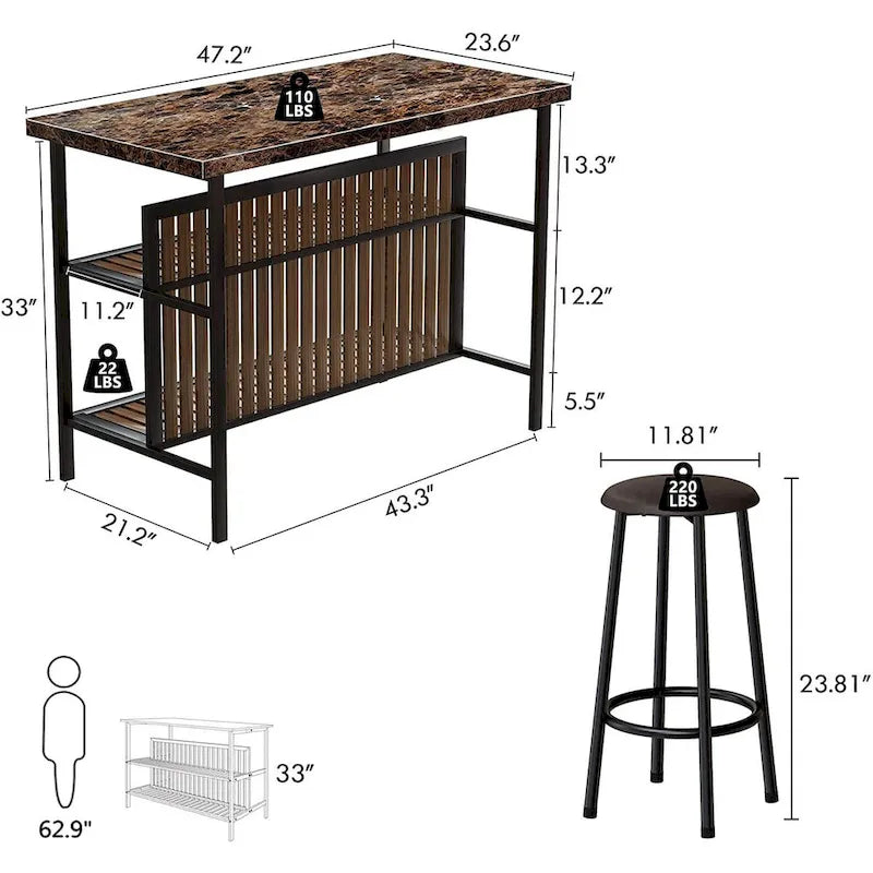 Îlot de cuisine avec deux tabourets de bar et des étagères ouvertes.