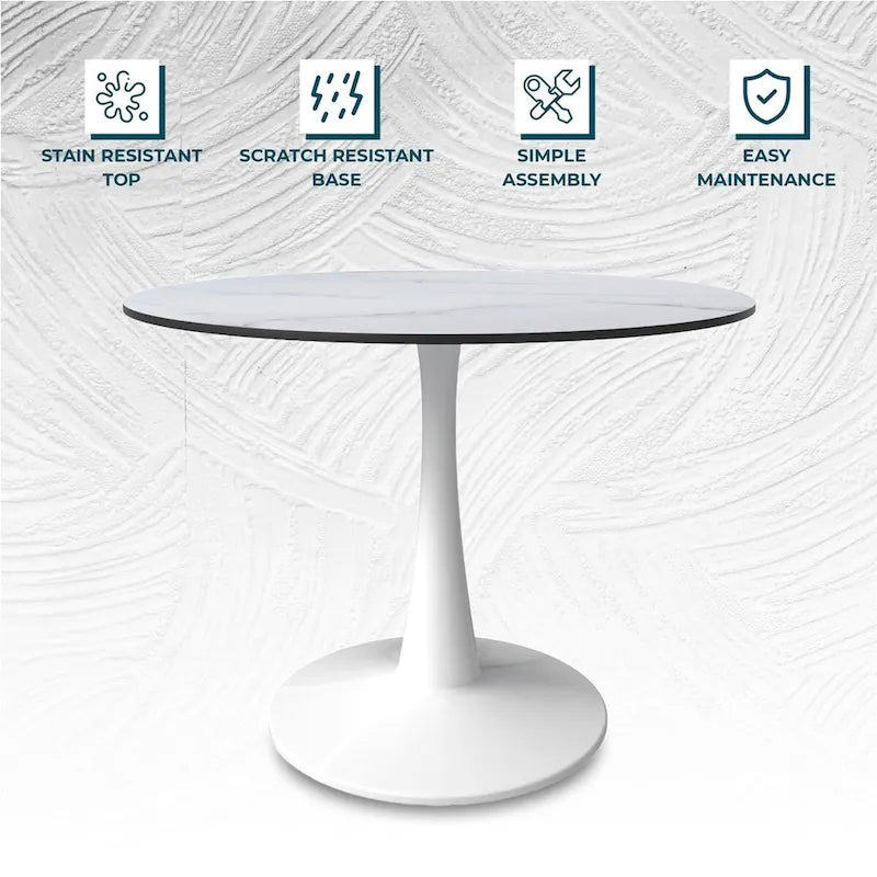 Cette table à manger ronde peut accueillir quatre personnes et dispose d'un plateau en bois MDF et d'une base en acier blanc, la rendant adaptée aux cuisines comme aux salles à manger.